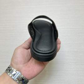 Picture of Louis Vuitton Slippers _SKULVsz38-45mnf03611372